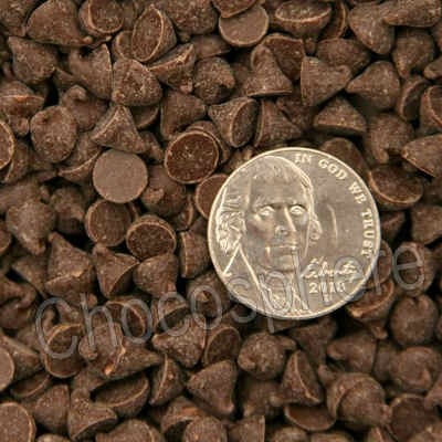 Guittard Mini 41% Semisweet Dark Chocolate Chips Bag - 1kg 0142 C25X 0142C25X