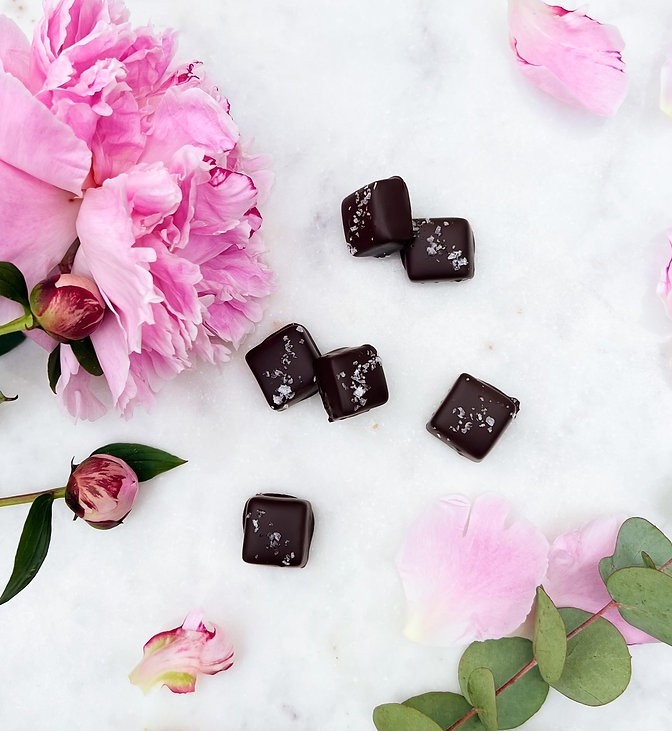 61% Dark Salted-Caramels Box - 6-pc - 70g