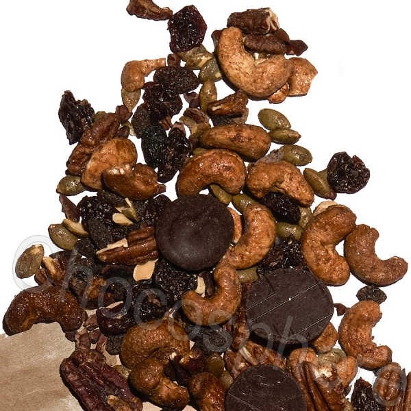 Chocolate & Utah Sour Cherry Blend Trail Mix - 8oz
