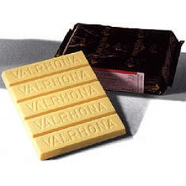 Valrhona Valrhona Ivoire 35% White Chocolate Couverture Bloc - 1 kg 0140