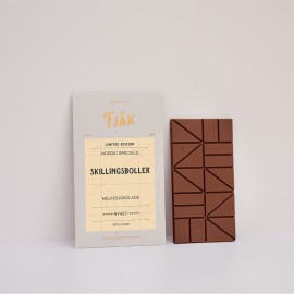 Fjak Fjak Cinnamon Roll 47% Milk Chocolate Bar - 60g